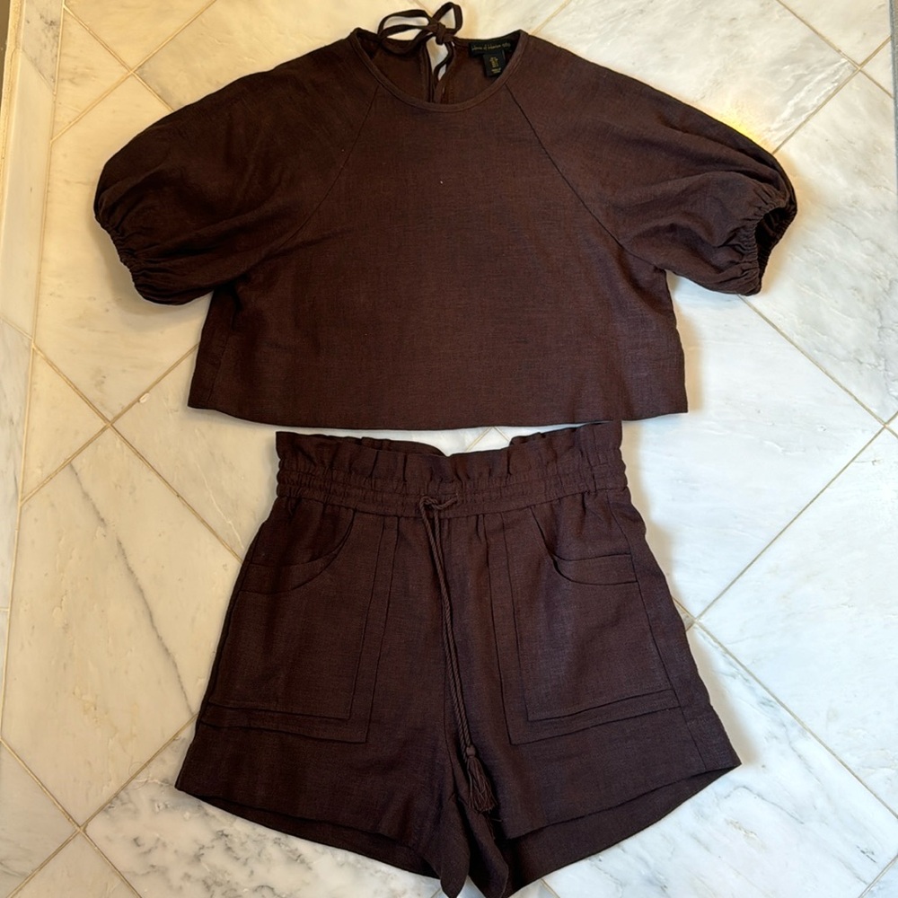 House of Harlow linen short set